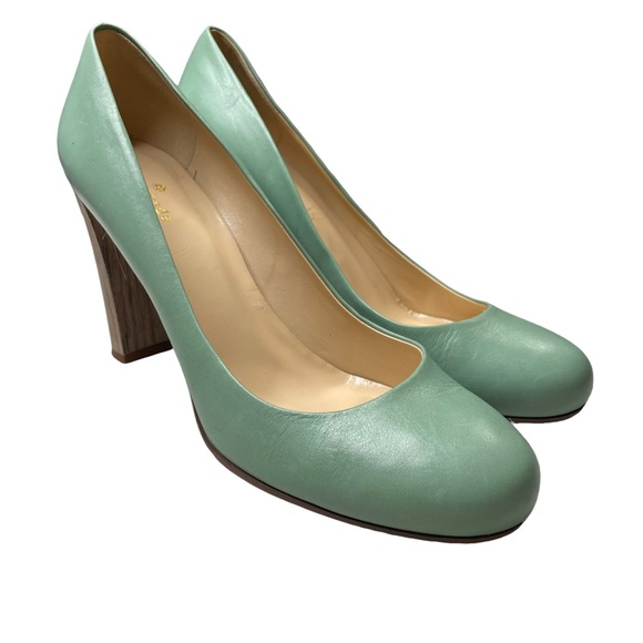 kate spade Shoes - Kate Spade pumps size 10B